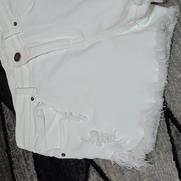 VINTAGE VICTORIA SECRET DISTRESSED RAW-EDGE HIGH-WAISTED WHITE DENIM JEAN SHORTS - Picture 2 of 13